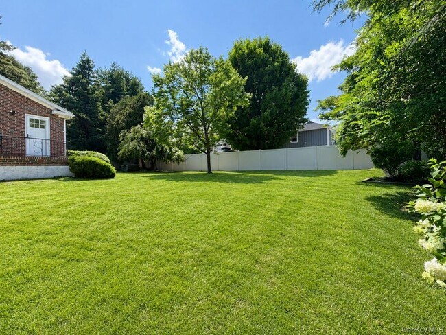 Building Photo - 707 Croton Falls Rd