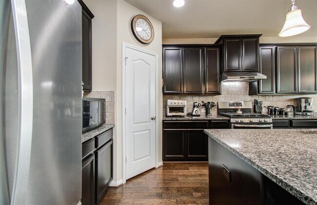 Building Photo - 7610 River Pass Dr