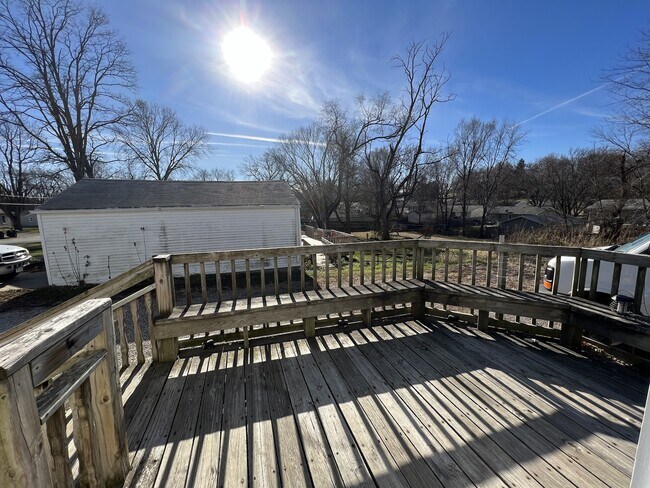 Building Photo - 4304 SE 8th St