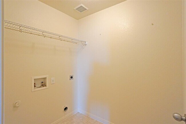 Building Photo - 714 Lavaca Loop