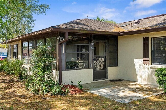 Building Photo - 2072 Maguire Ave
