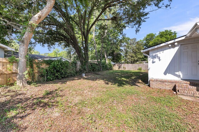 Building Photo - 2 Bedroom, 1 Bath Home in Air Habor of Wes...
