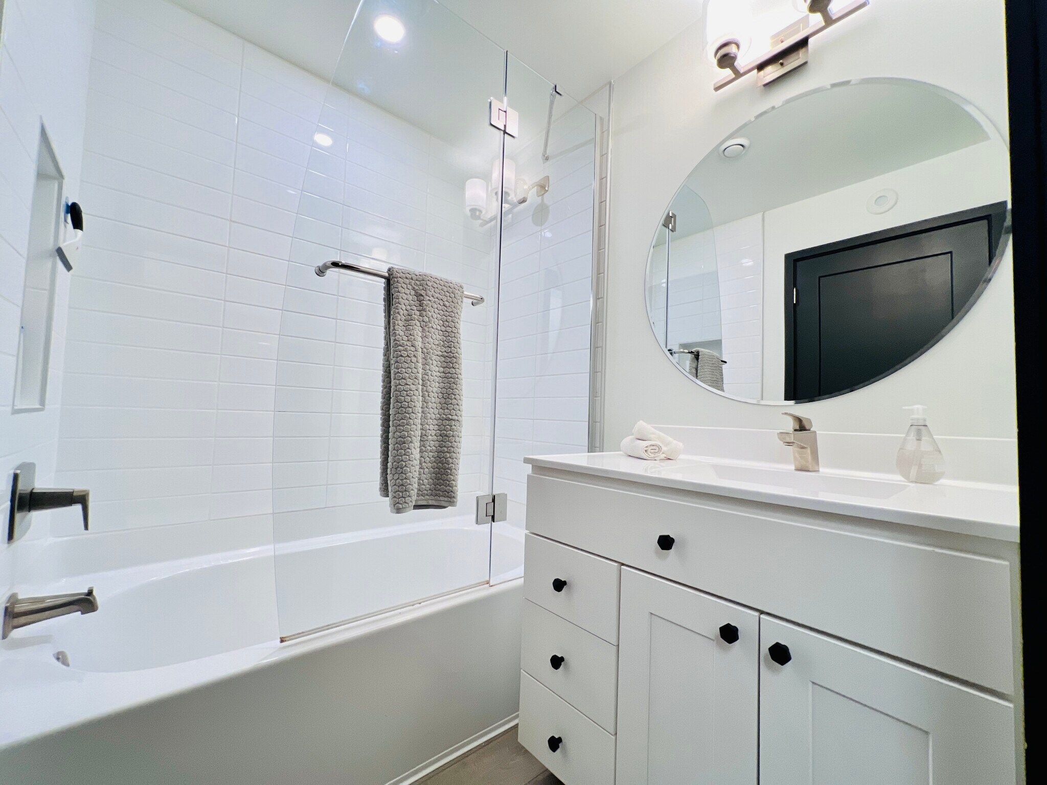 Building Photo - 803 54th St