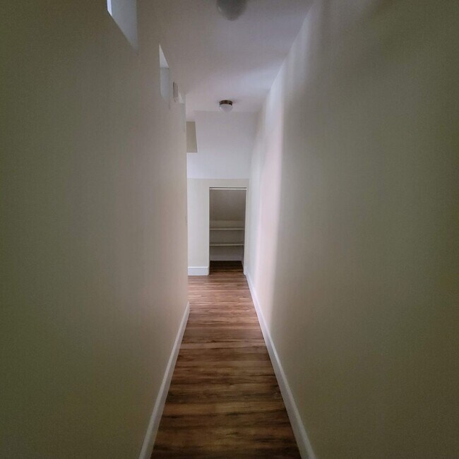 Building Photo - 7128 Boyer St