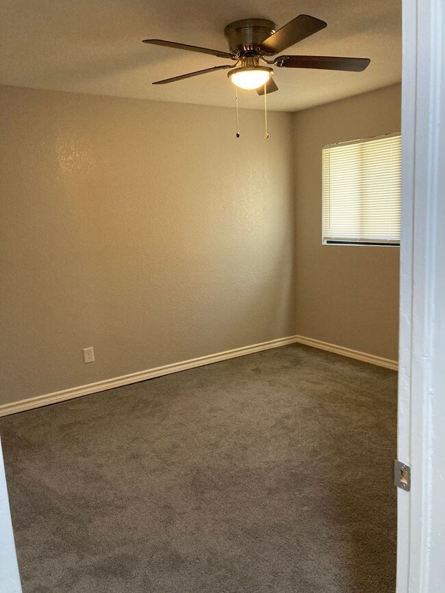 Building Photo - Updated House