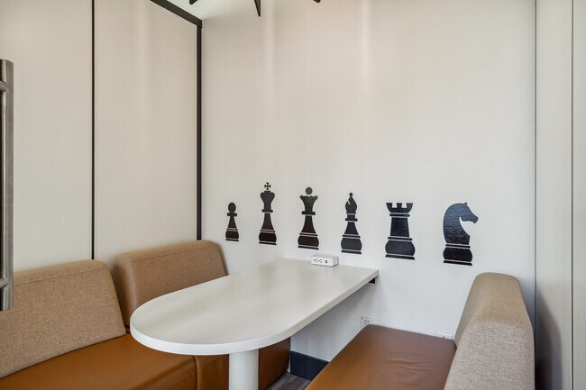 Building Photo - 388 Beale St