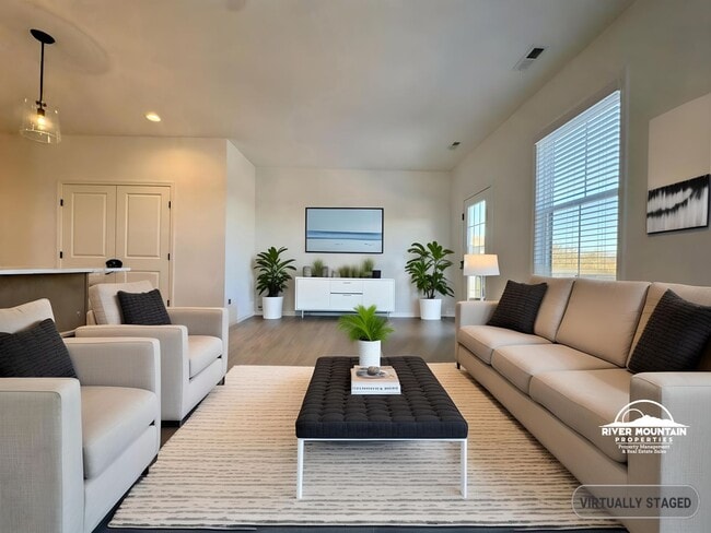 Building Photo - Newly Built End-Unit Townhome in Blacksburg - SHORT-TERM lease