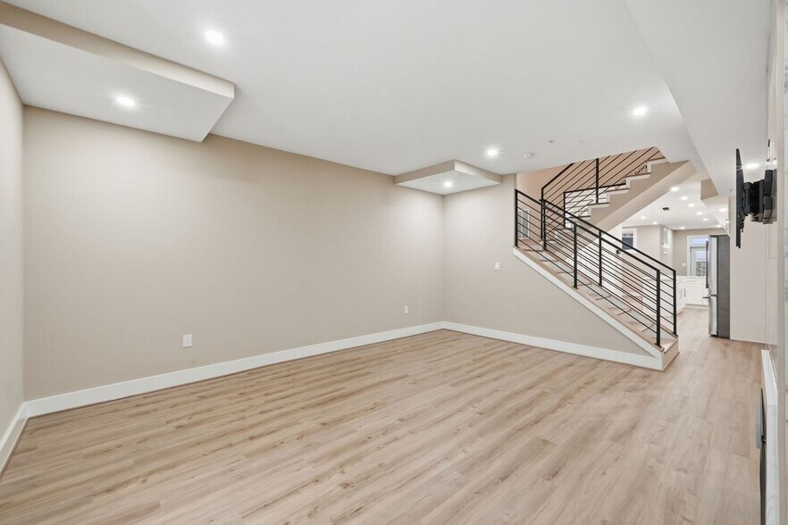 Building Photo - 3620 13th St NW