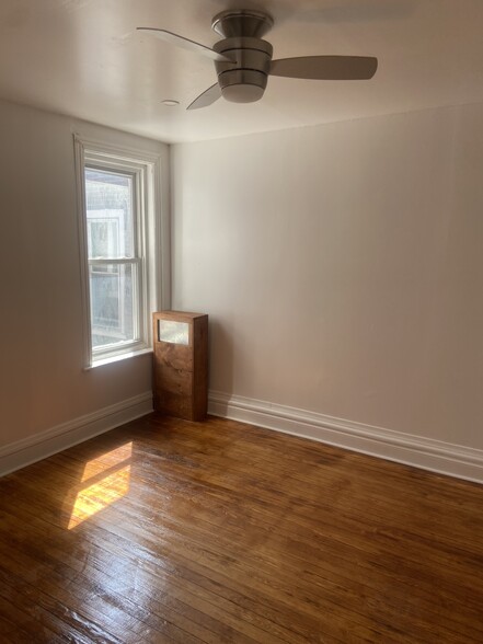 Building Photo - 5530 Walnut St