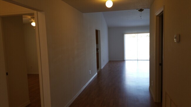 Building Photo - Your Next Home in Groveland