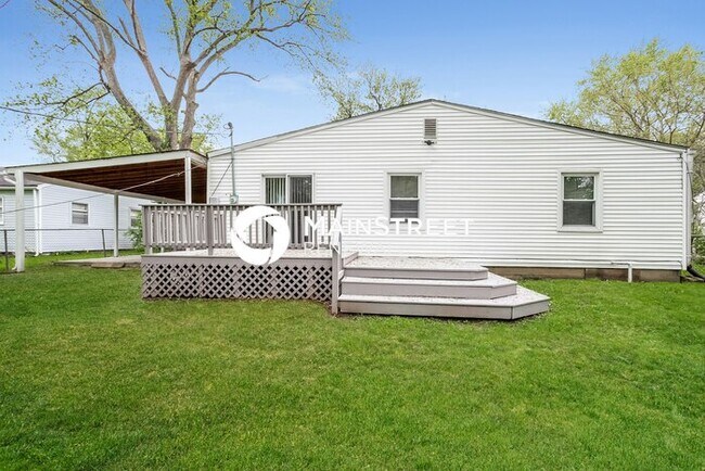 Building Photo - 4 Bedroom Pet-Friendly Home in INDIANAPOLI...
