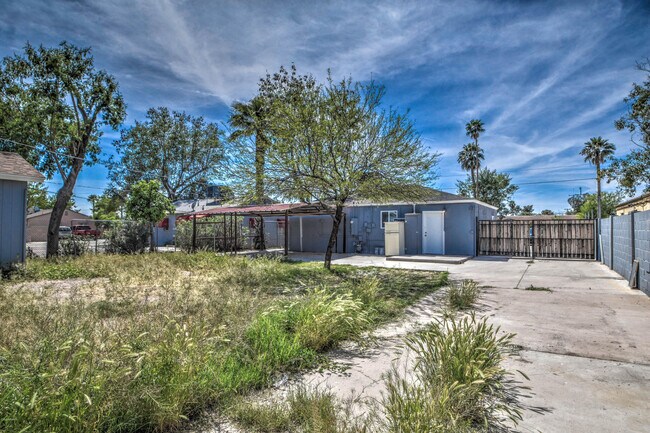 Building Photo - 4005 N 15th Ave