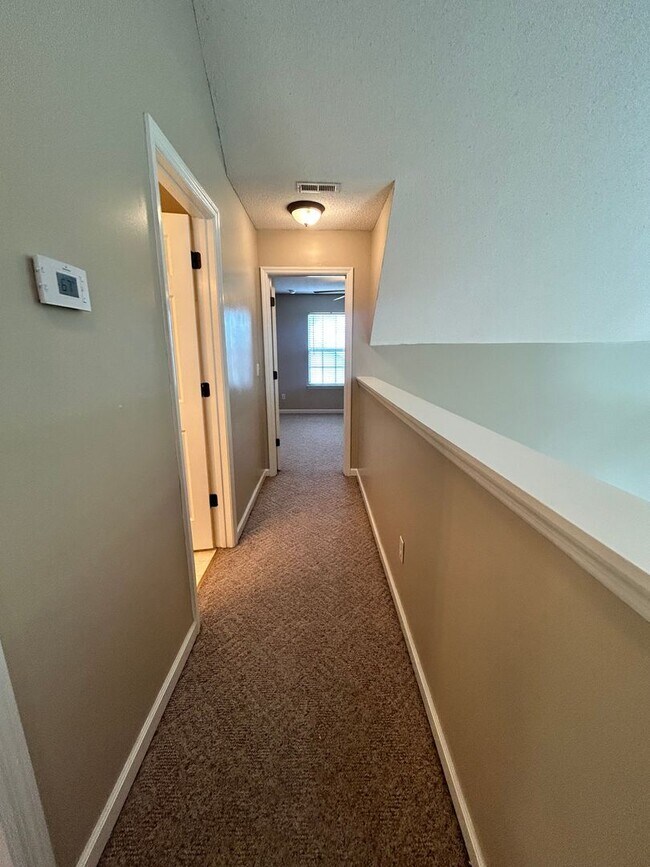 Building Photo - $500.00 OFF JANUARY RENT!! Soddy Daisy Oasis! 3 beds, 2.5 baths, huge garage & yard!