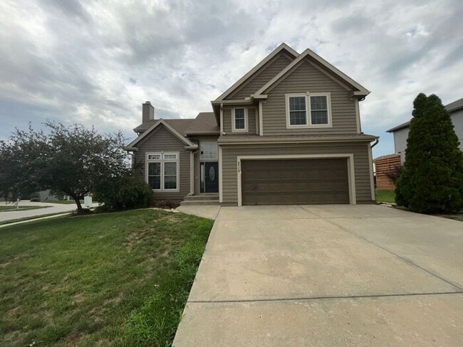 Primary Photo - 5 Bedroom, 3 Bathroom California Split Sty...