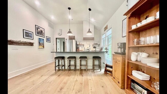 Building Photo - Low Country Cottage located in the Heart o...