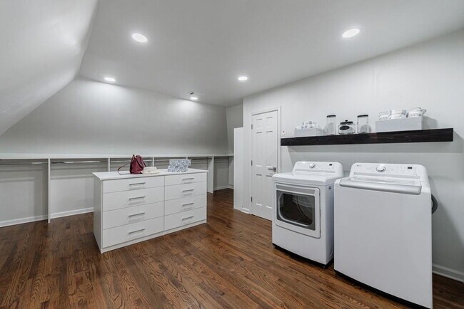 Building Photo - 459 Atlanta Country Club Dr