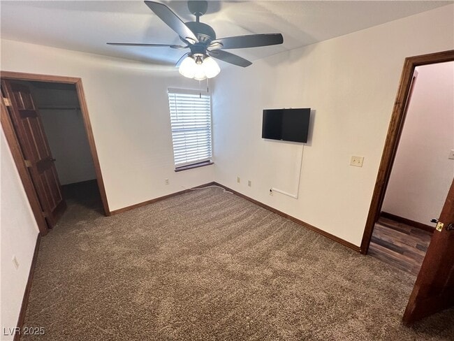 Building Photo - 5242 Dickens Dr