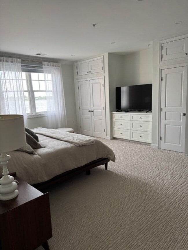 Building Photo - Pierpointe Condos