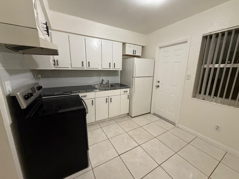 Building Photo - 2515 McKinley St