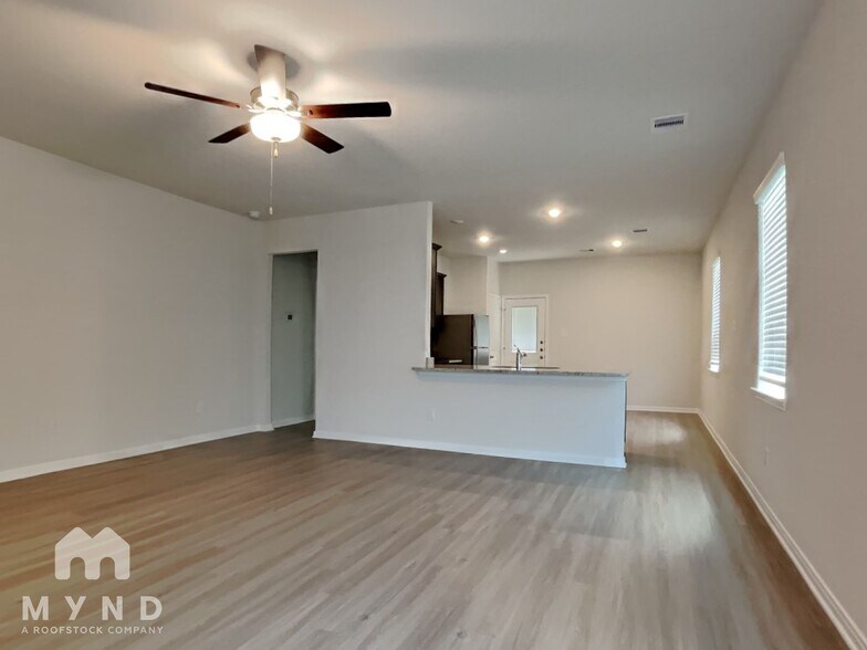 Building Photo - 15419 Maple Terrace Dr