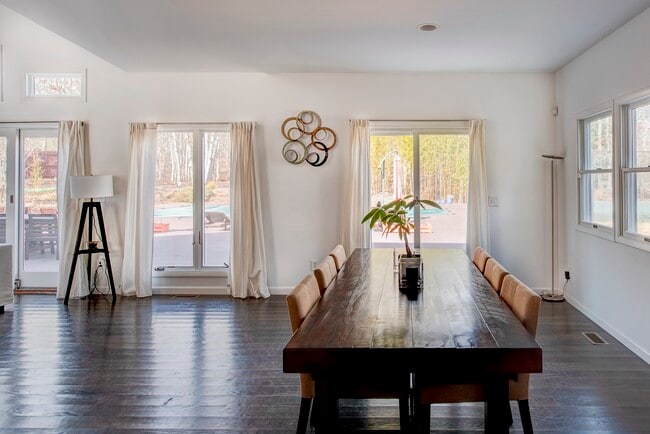 Building Photo - 1 Mountain Laurel Ln