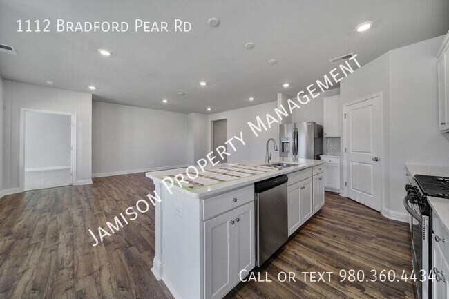 Building Photo - 1112 Bradford Pear Rd