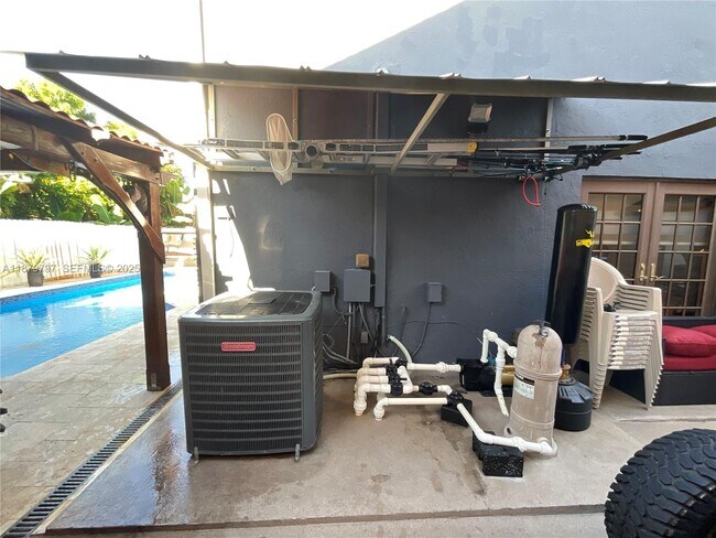 Building Photo - 9710 SW 13th St