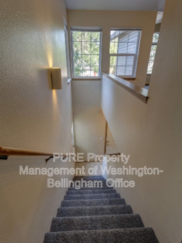 Building Photo - 2132 Harris Ave