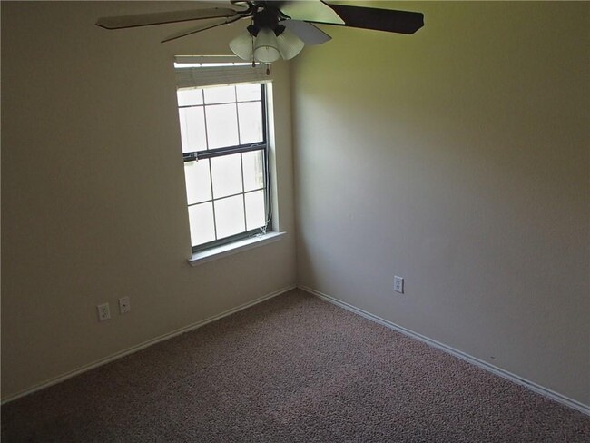 Building Photo - 224 Wildwood Dr