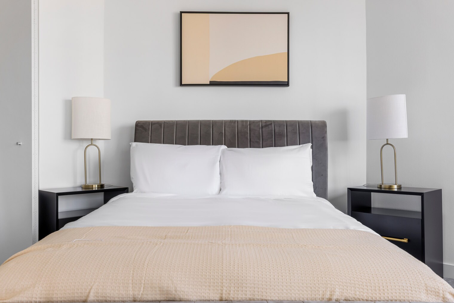 Building Photo - 2625 N Clark St