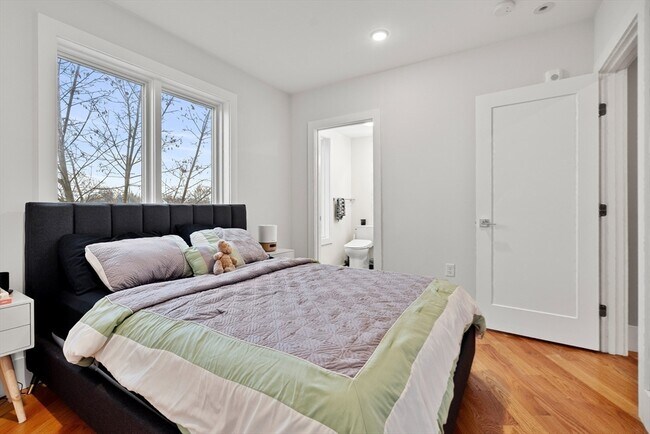 Building Photo - 150 Hancock St