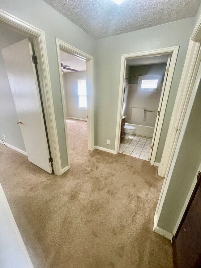 Building Photo - 1710 South Ave