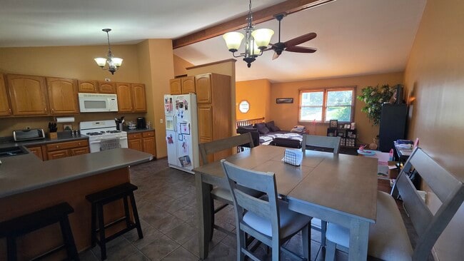 Building Photo - 3611 Fawn Ln