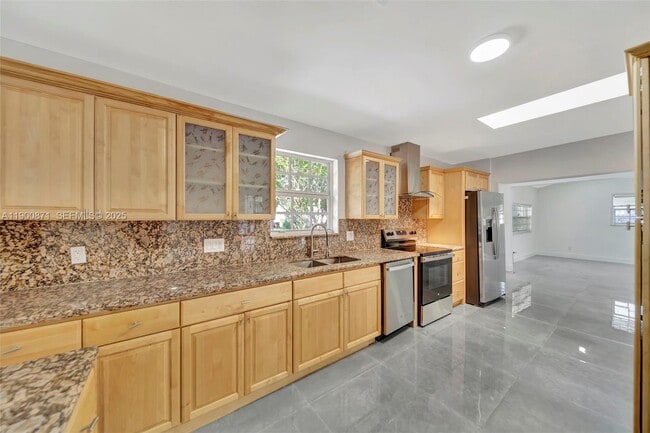 Building Photo - 840 NE 182nd St