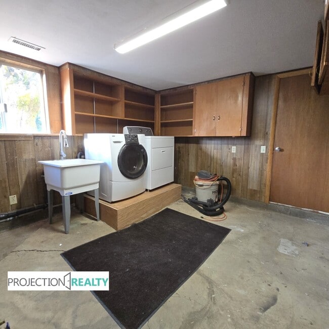 Building Photo - 32535 Coal Creek Rd