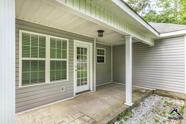 Building Photo - 510 Leisure Lake Dr