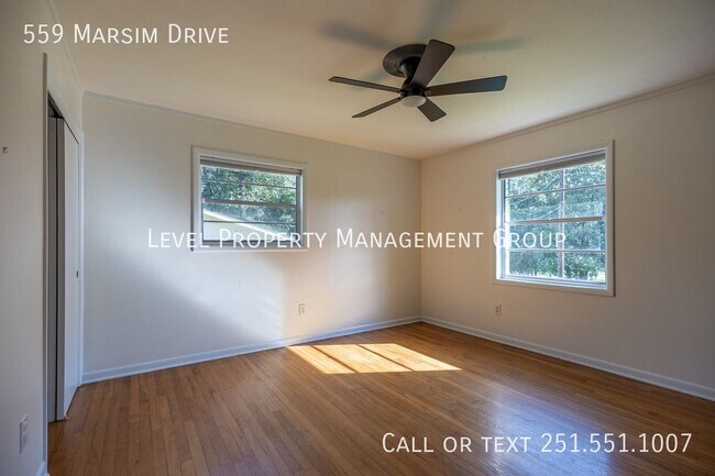 Building Photo - 559 Marsim Dr