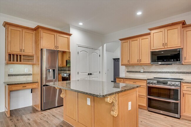 Building Photo - Home For Rent: 765 Mural Lake Ct Grovetown, GA 30813