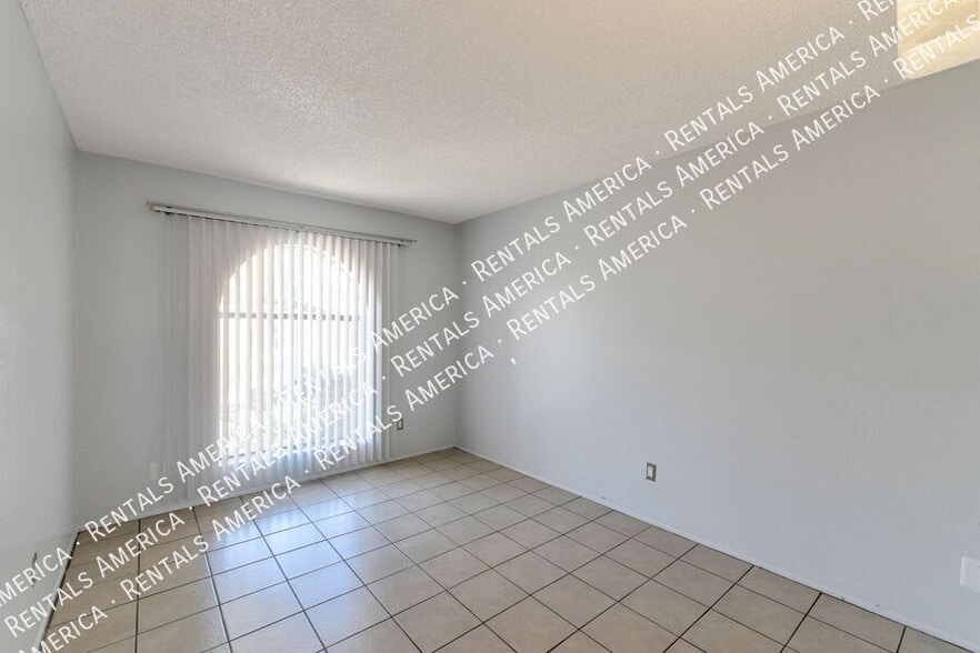 Building Photo - 654 N Richey Blvd