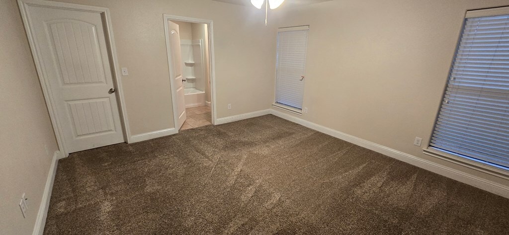 Building Photo - 9500 Sagebrush Ave