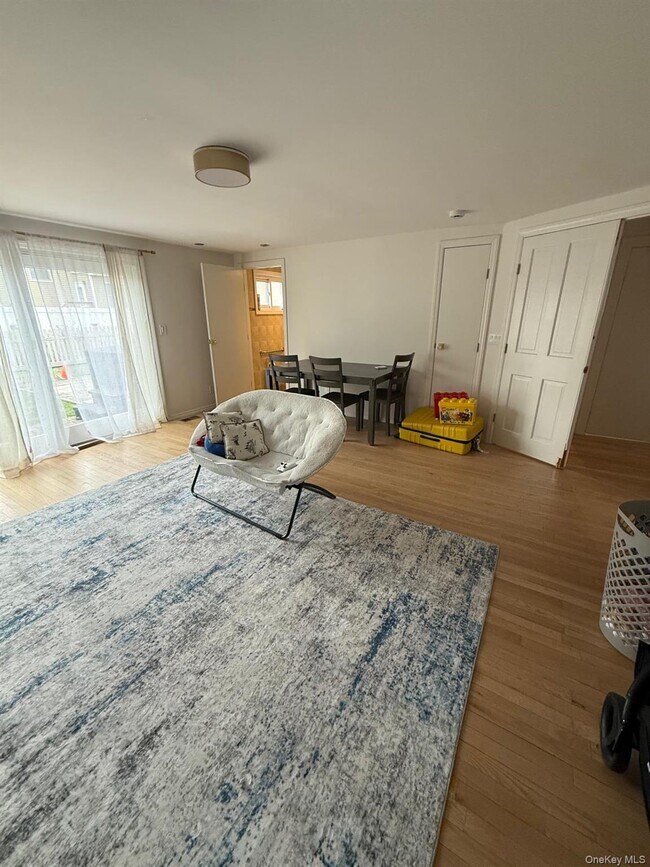 Building Photo - 23 Geoffrey Ln