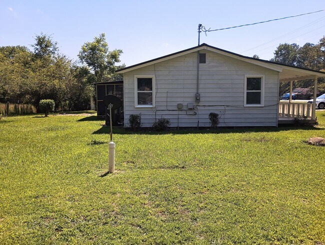 Building Photo - TERRIFIC STARTER HOME in Hartselle!