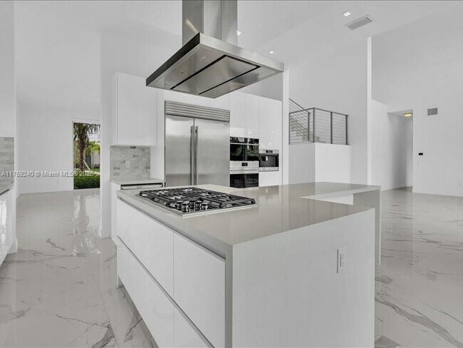 Building Photo - 16644 Botaniko Dr N