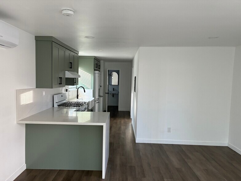 Building Photo - 2739 E Adams St