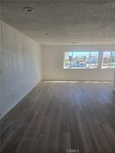 Building Photo - 11742 Jacaranda Ave