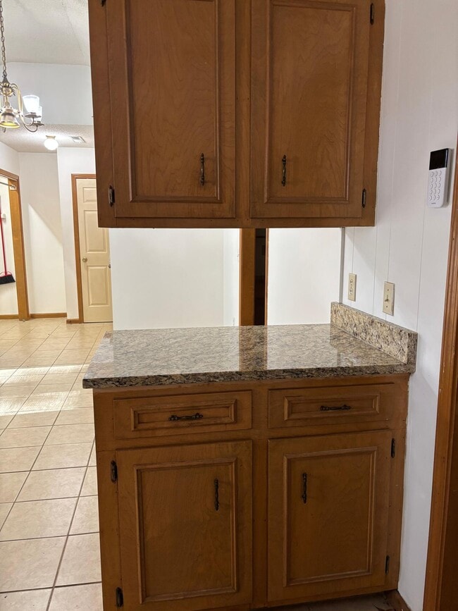 Building Photo - 1460 Crowndale Dr