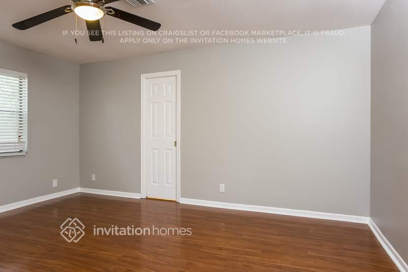 Building Photo - 4536 Pine Tree Dr