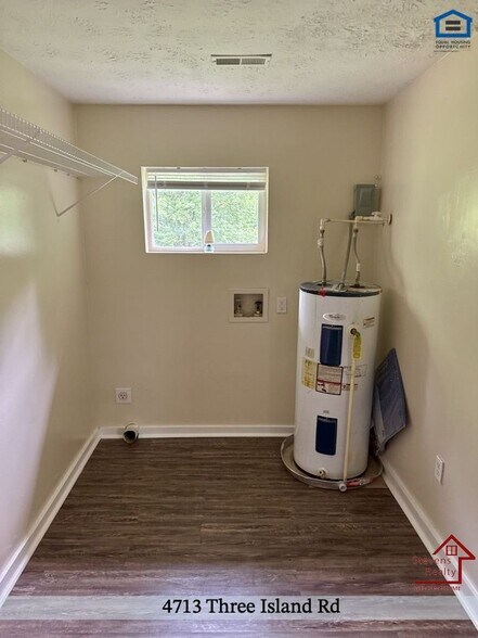 Building Photo - 4713 3 Island Rd