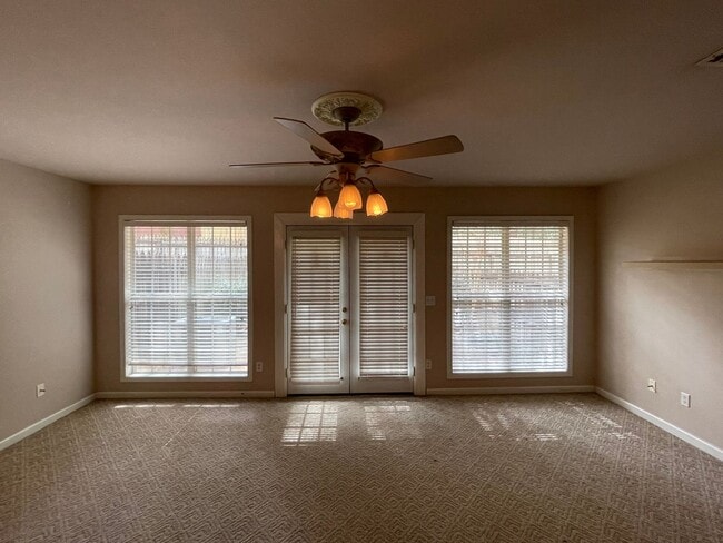 Building Photo - Foxchase Subdivision