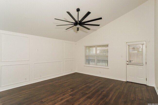 Building Photo - 14251 Geyserite Ave